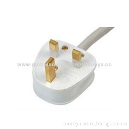 Power strip of British standard, with 3 socket outlets, extension cord, overload protection